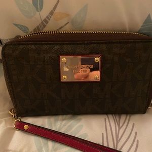 RARE HTF UNIQUELY COLORED MICHAEL KORS WALLET